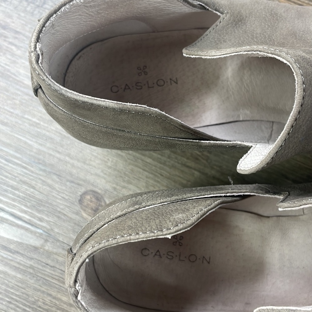 Caslon Women’s Grey Beige Ankle Bootie, size 9 - Picture 9 of 11